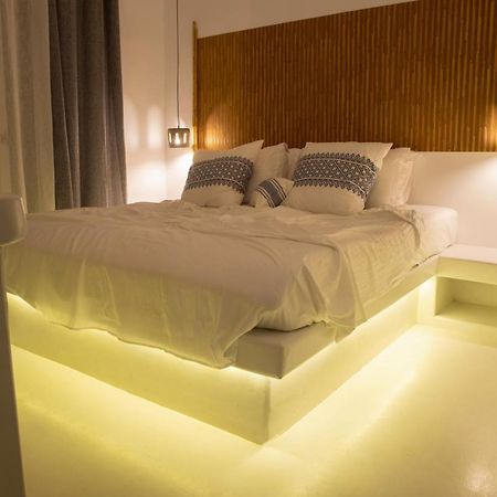 8 Keys Residence Науса Екстериор снимка